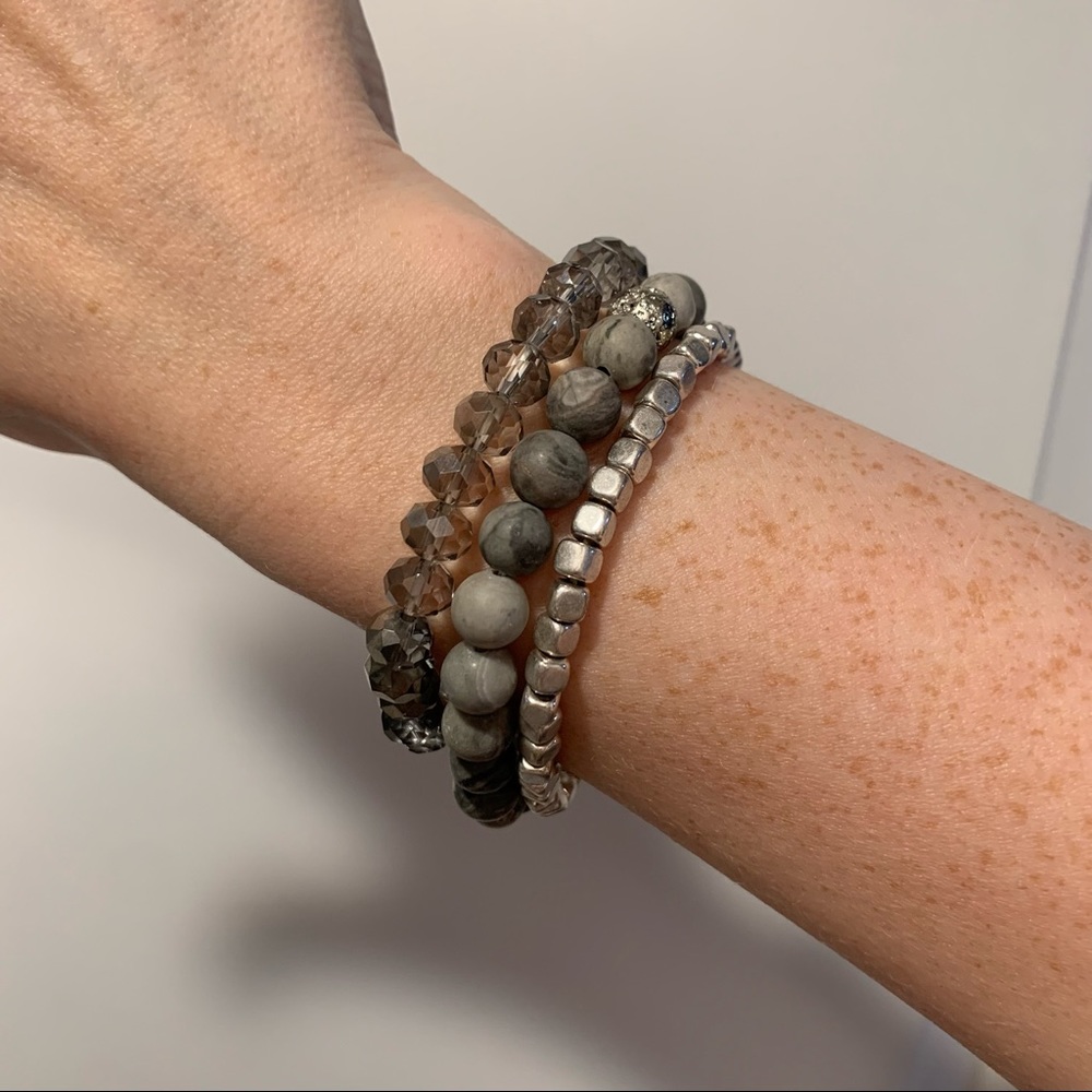 🌟MUST GO🌟 silver grey stone beaded bracelets